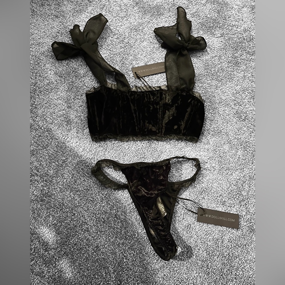Set of two  Black velvet lingerie - Picture 4 of 10